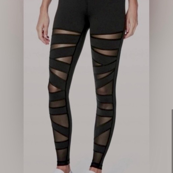 Lululemon size 4 leggings - Picture 1 of 4